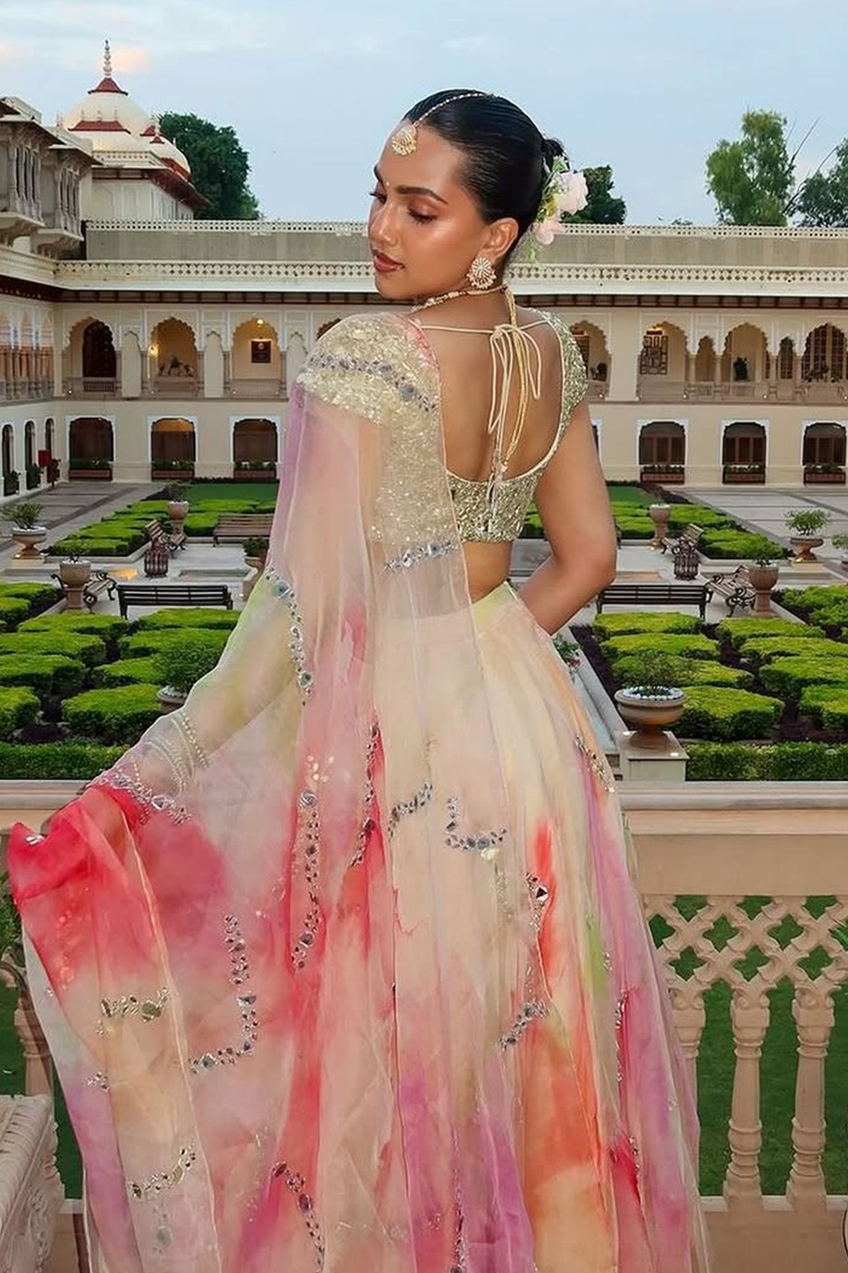 Vishakha Holsambre In Habnoor