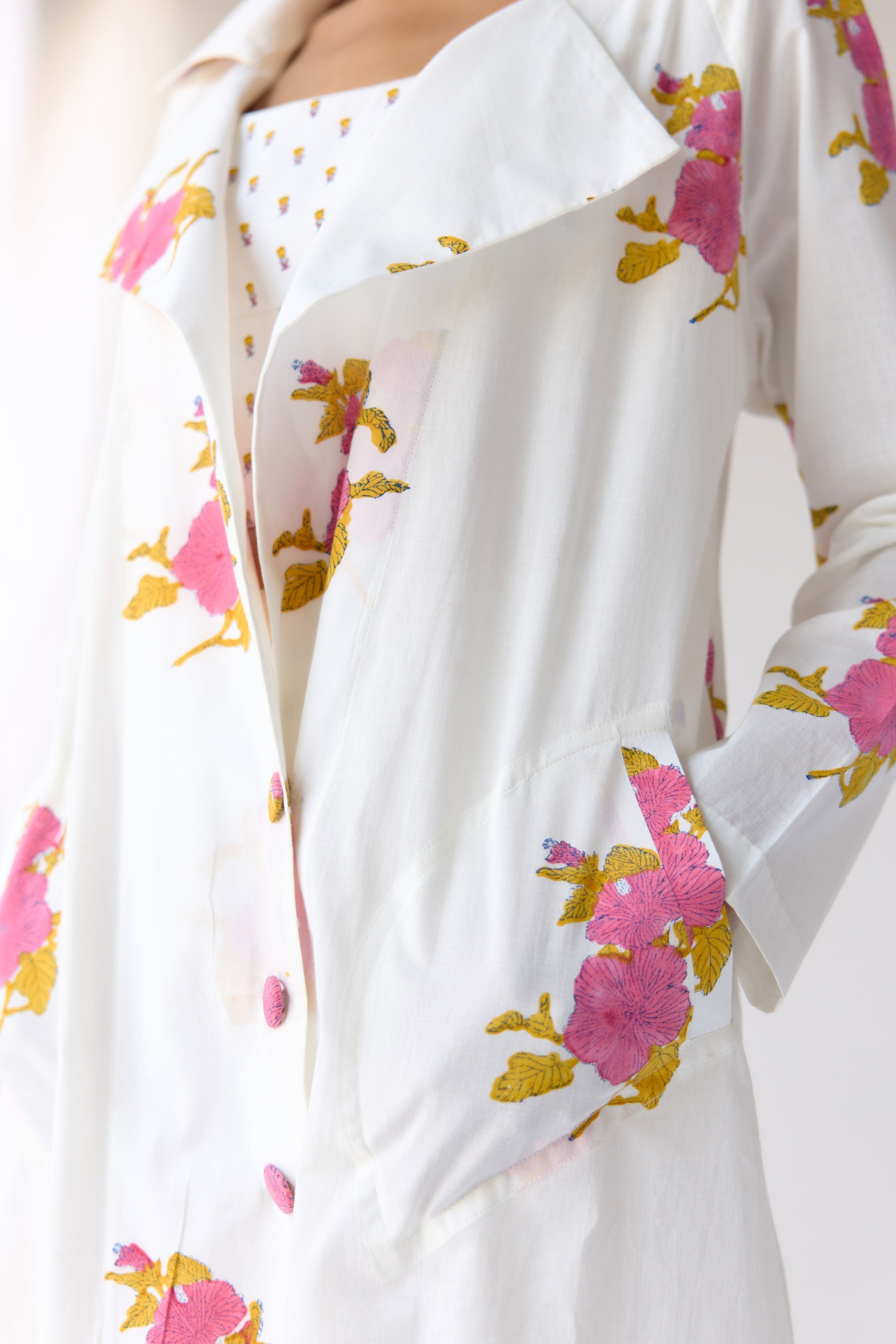 White Jacket Set - CNC207