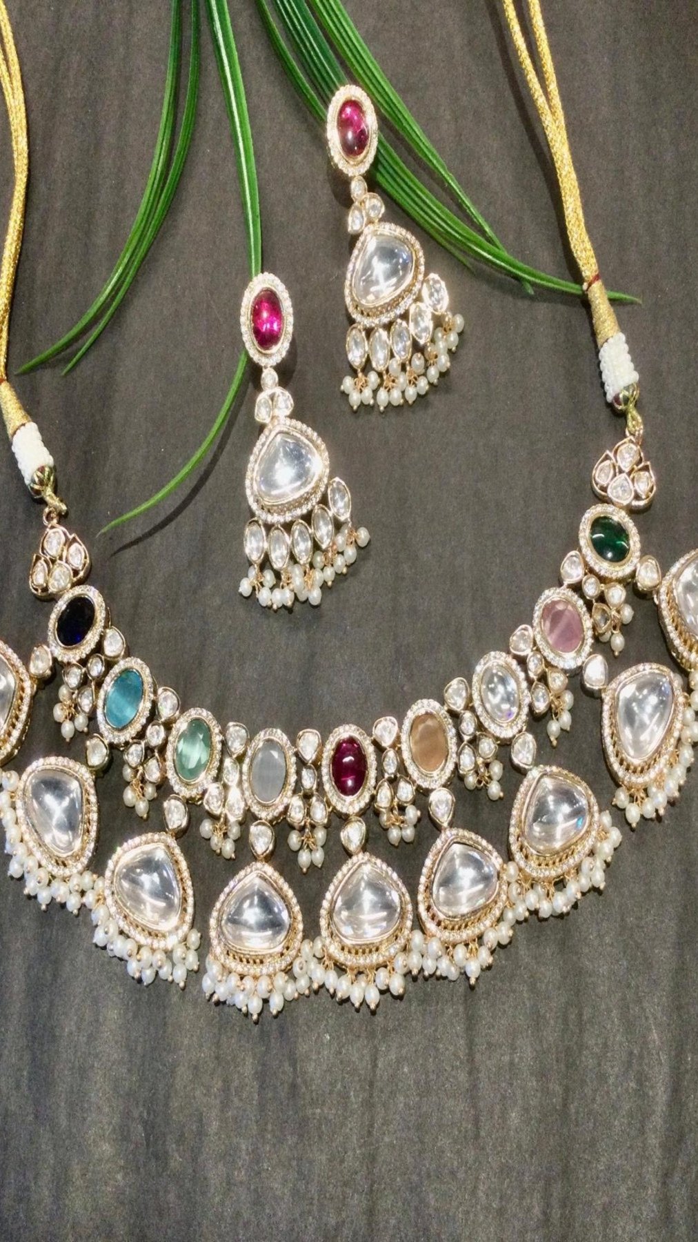 SG4274 LEGACY MULTI KUNDAN SET WITH KUNDAN HANGING