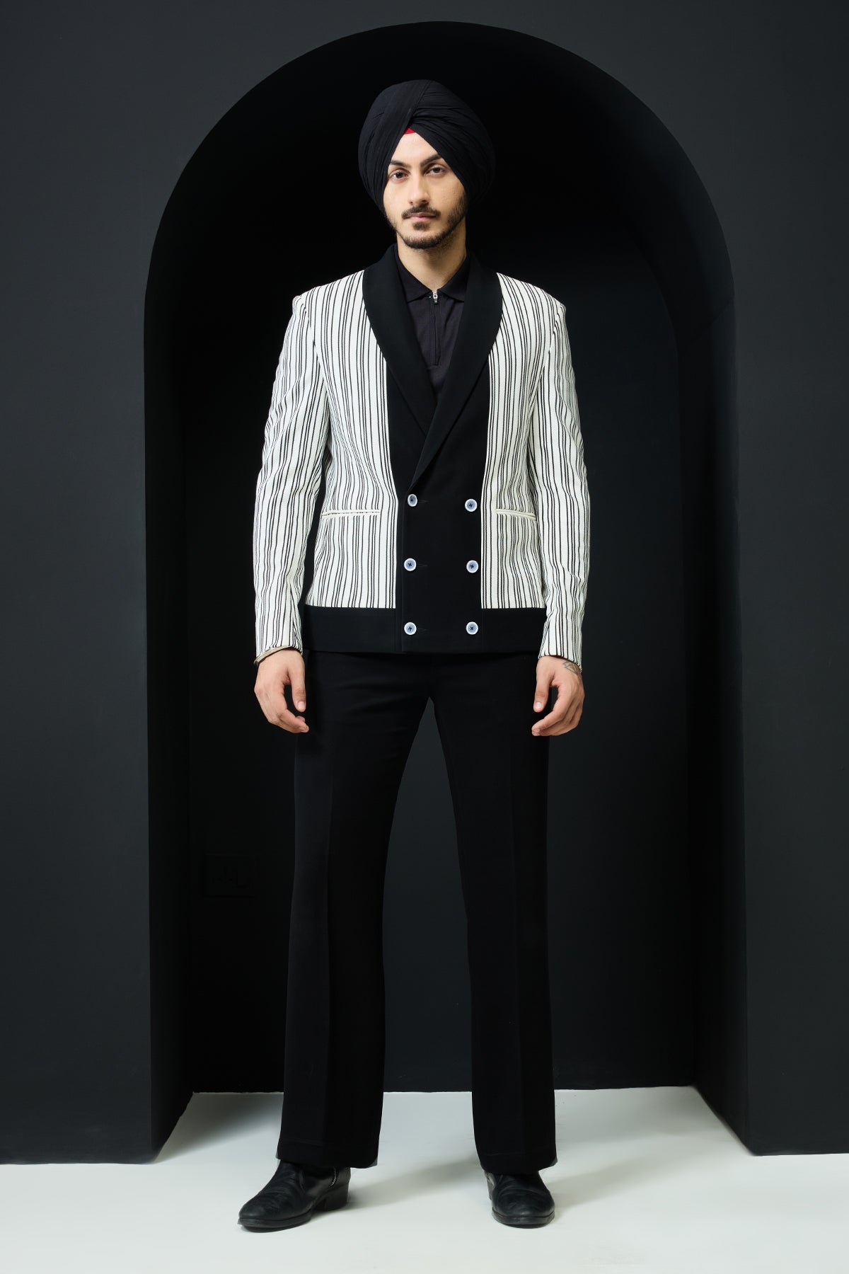 White and black strip jacket detailing with white button