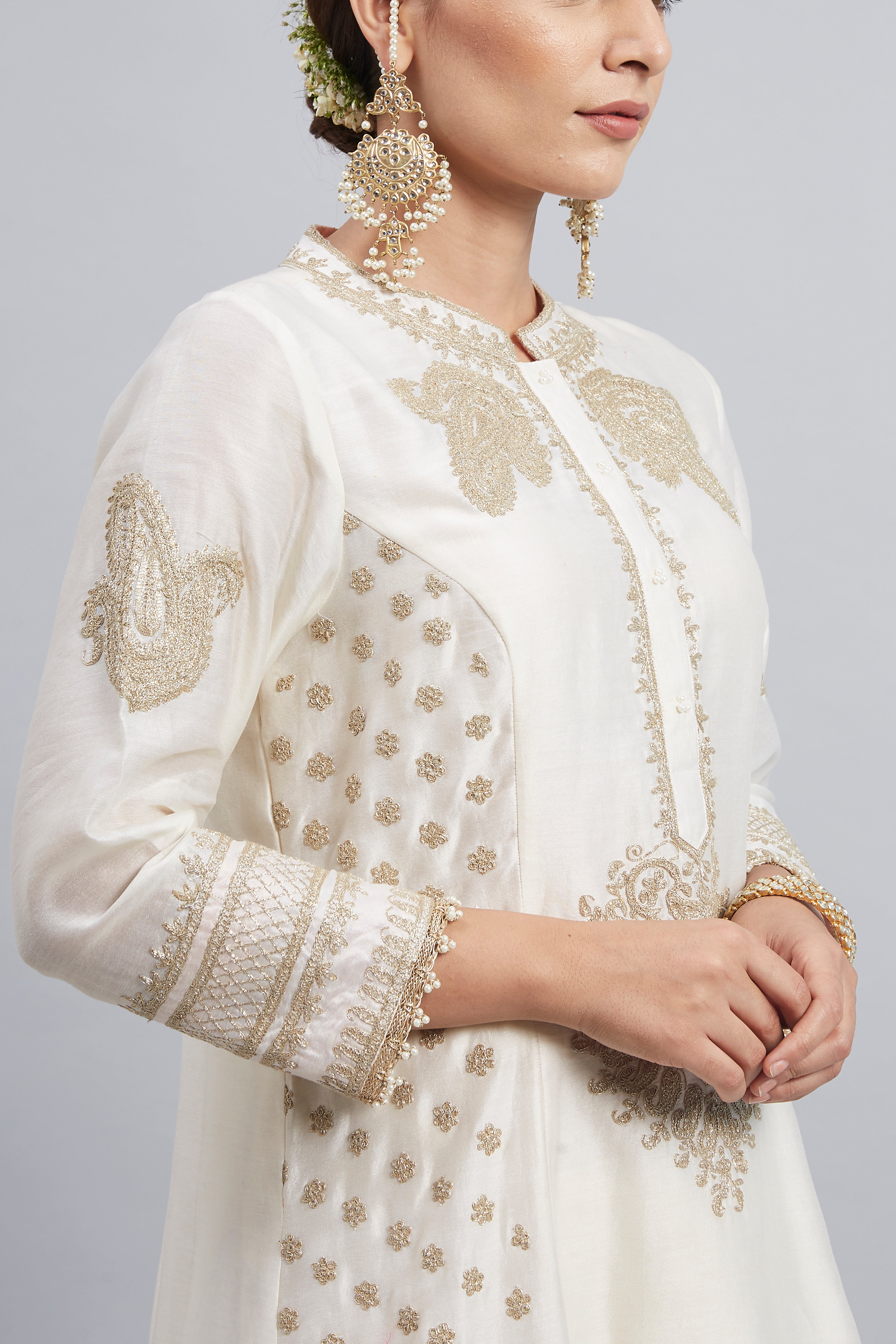 Naazira- Daisy Ivory Tilla Embroidered Kurta Set