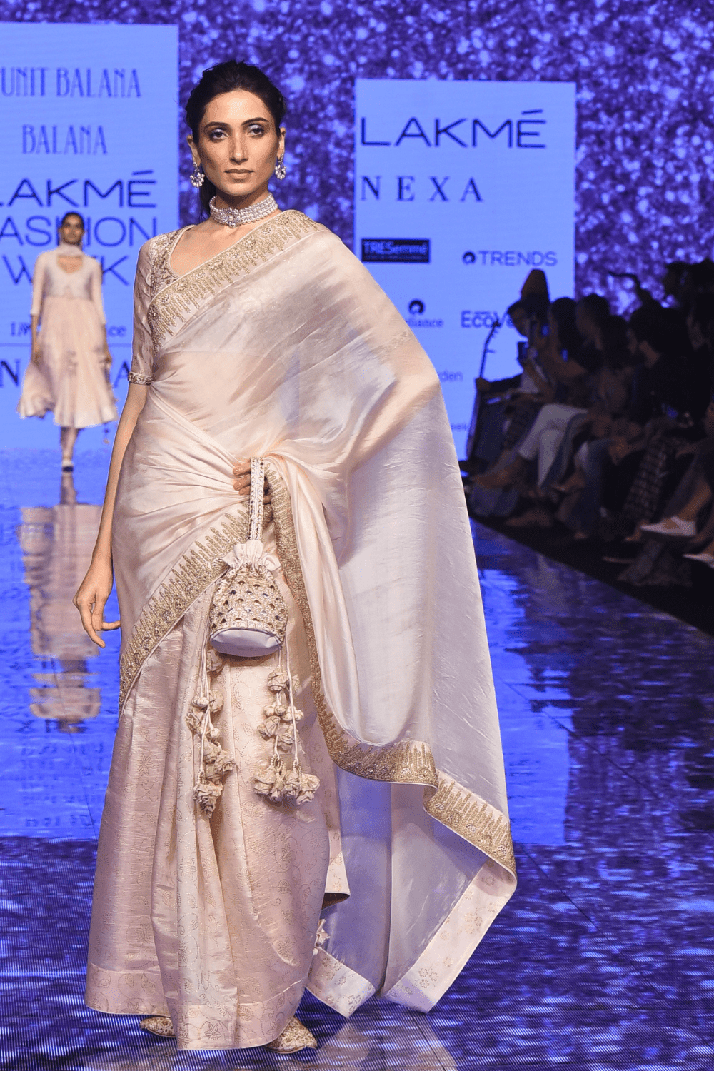 Organza Heavy Border Saree With Blouse