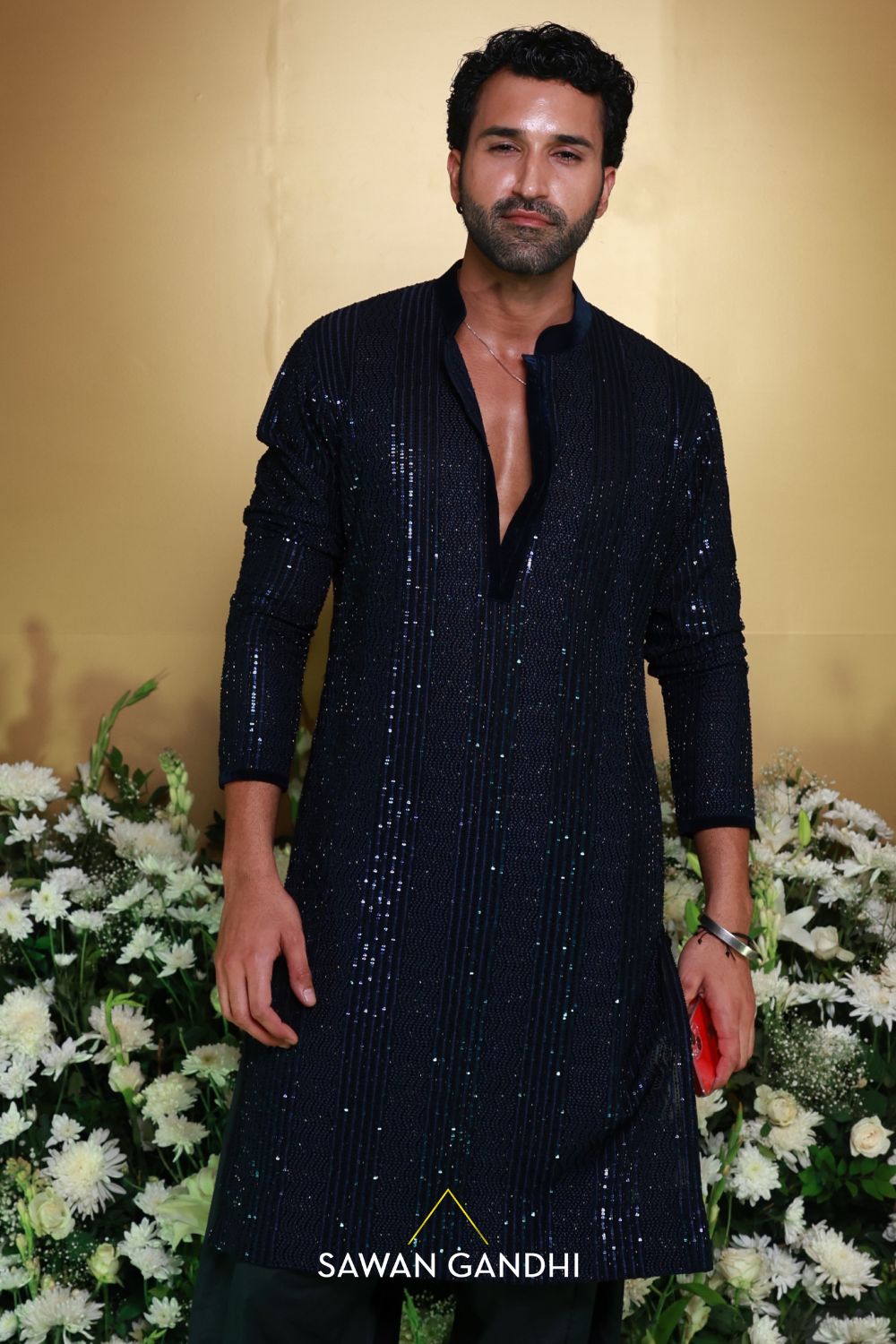 Gurfateh Pirzadaa in Blue cutdana thread work kurta