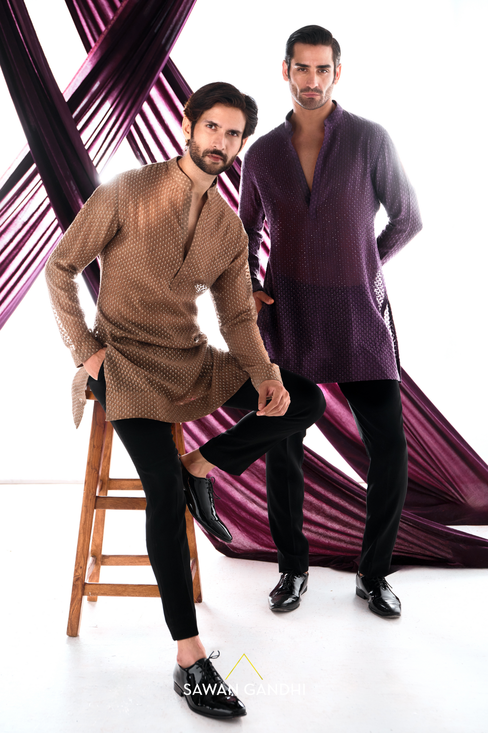 Taupe swarosvki kurta