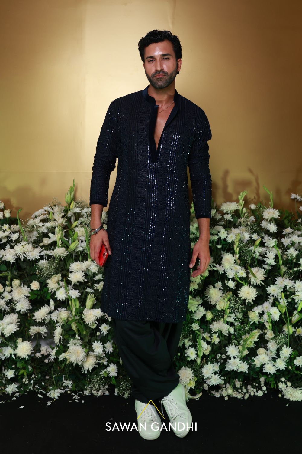 Gurfateh Pirzadaa in Blue cutdana thread work kurta