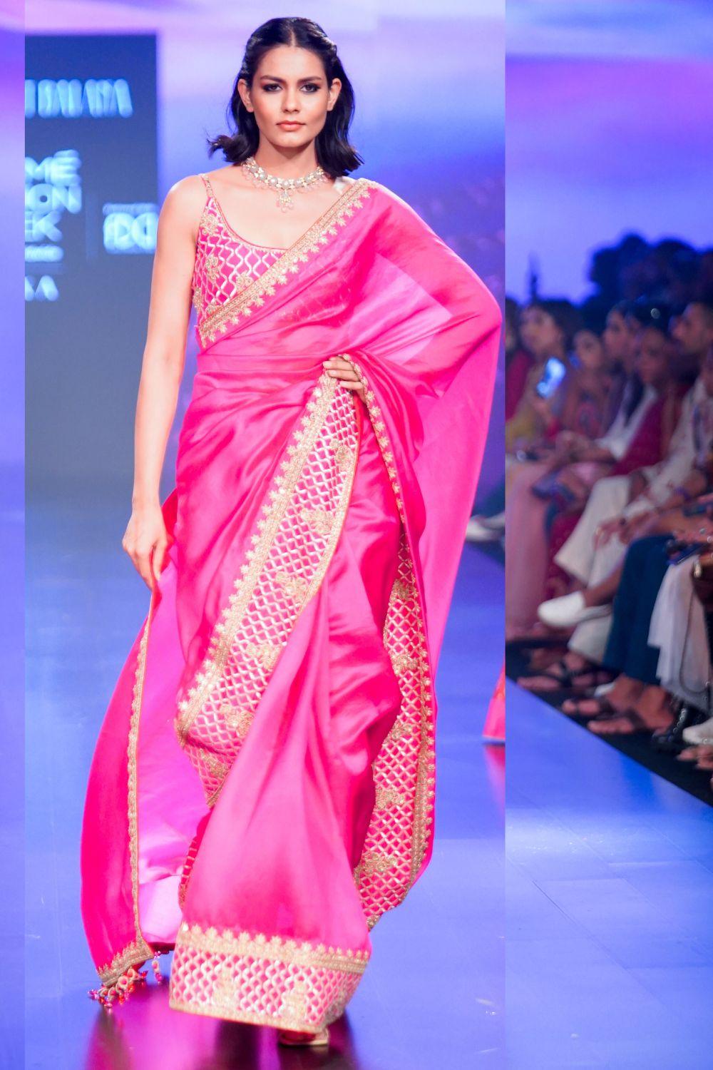 Gulaabi Gulaal Saree Set