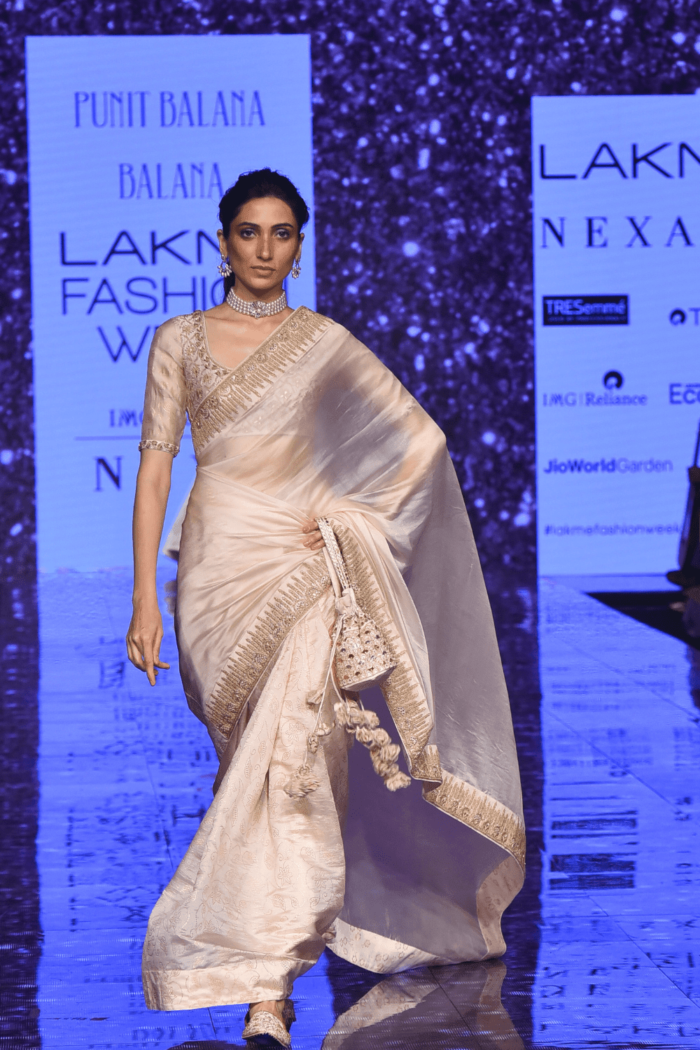 Organza Heavy Border Saree With Blouse