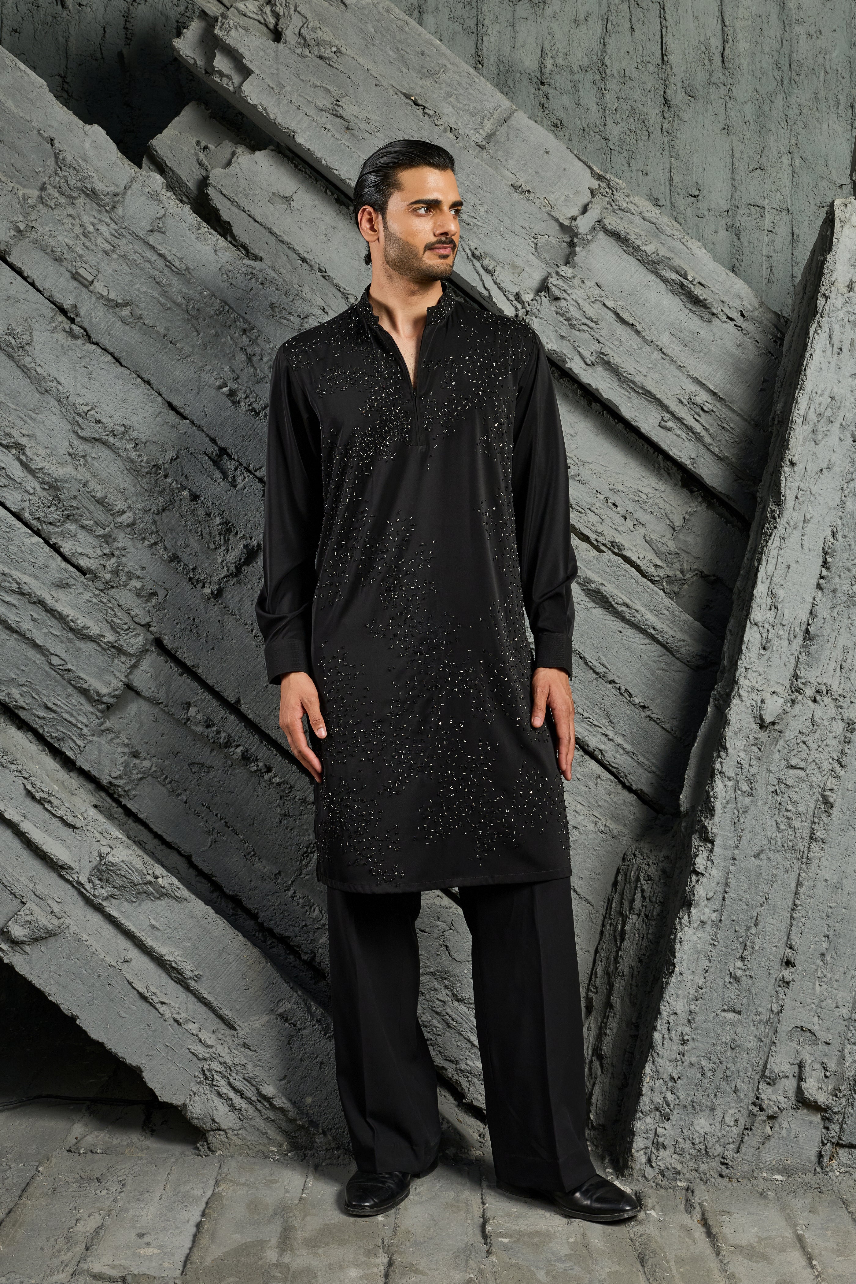 Noir Katdana Kurta Set