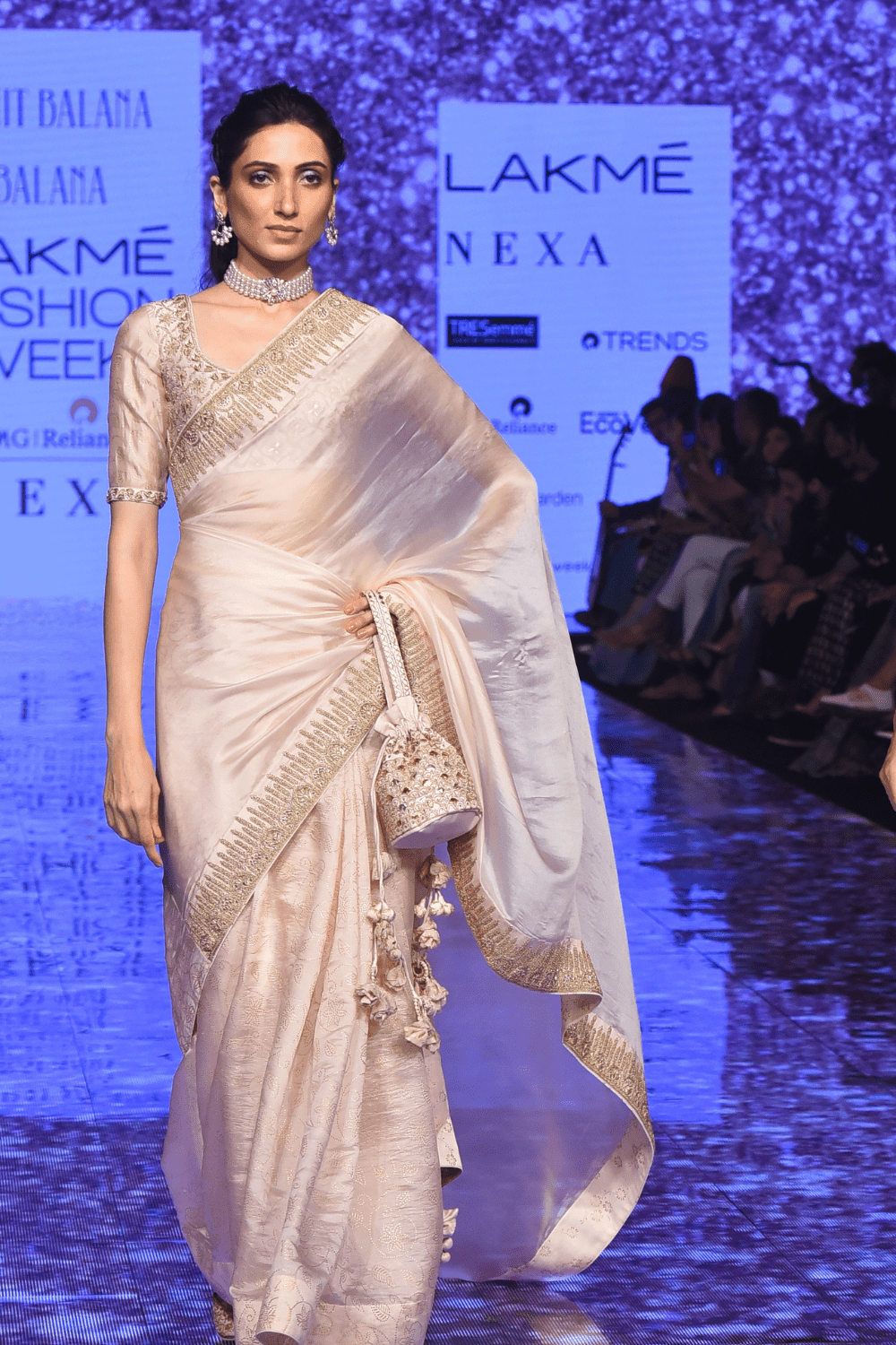 Organza Heavy Border Saree With Blouse