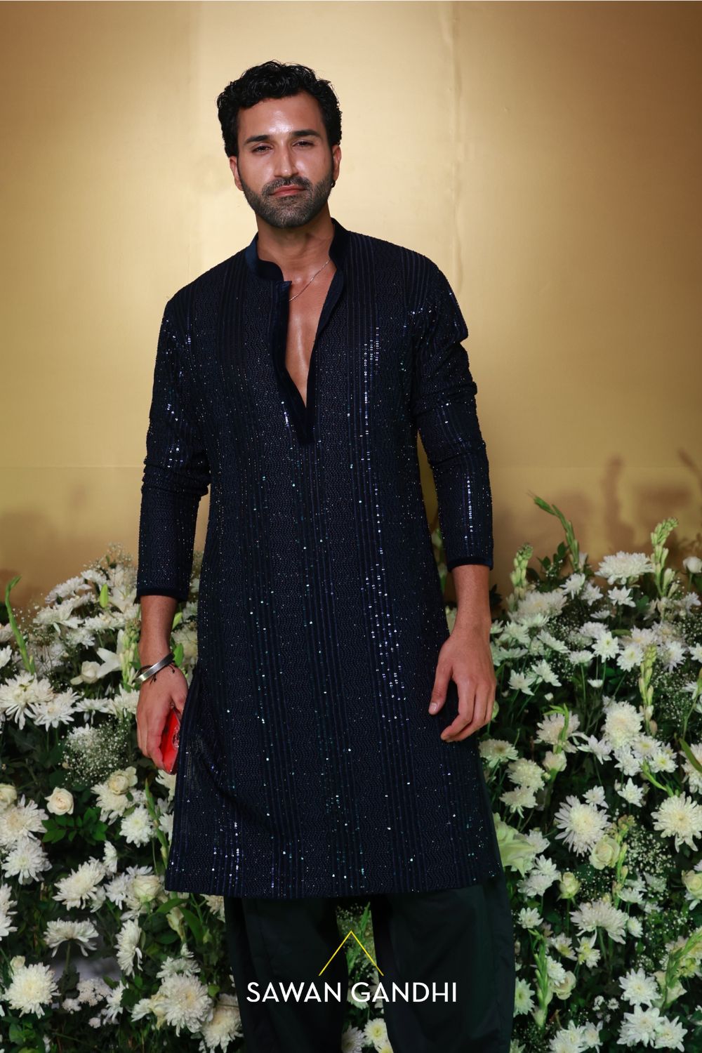 Gurfateh Pirzadaa in Blue cutdana thread work kurta