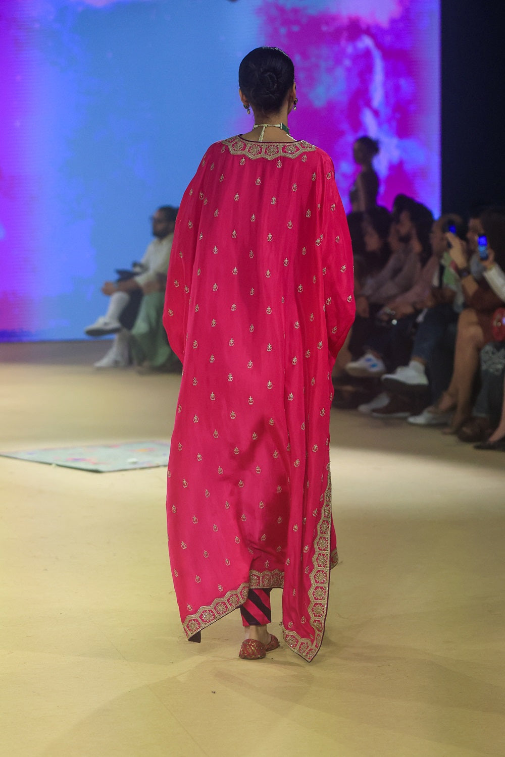 The Gulabi Gulaal Kaftaan Set