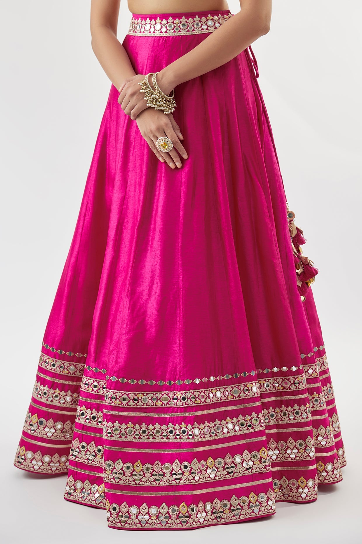 Maanyata Lehenga Set