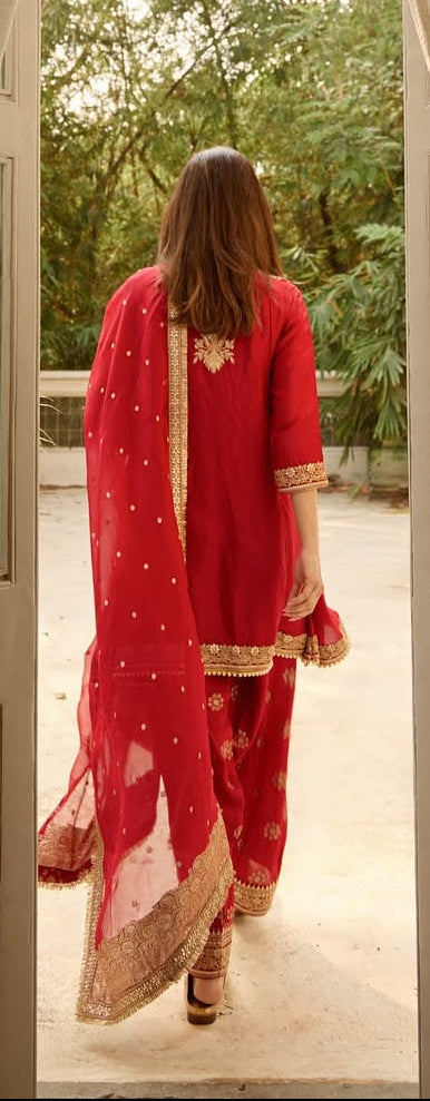 Daina Penty in Misha Farshi Set