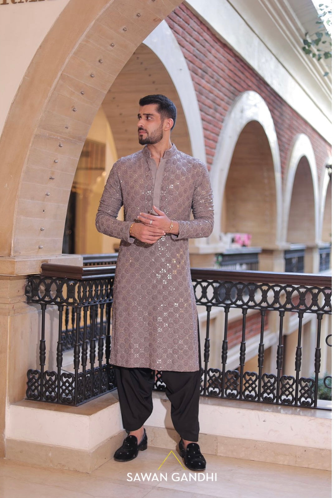 Anvit Oberoi in Grey chikanri kurta