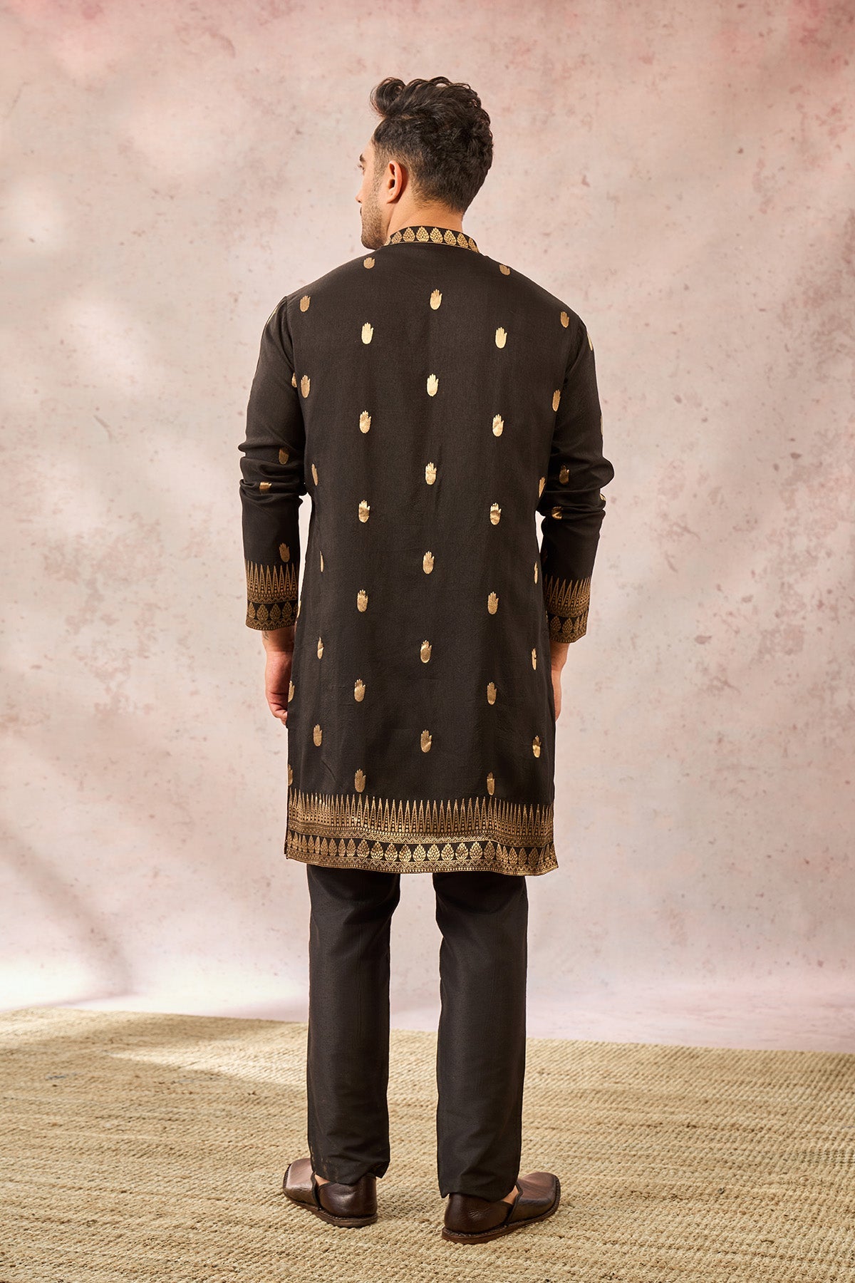 Black Haath Phool Kurta