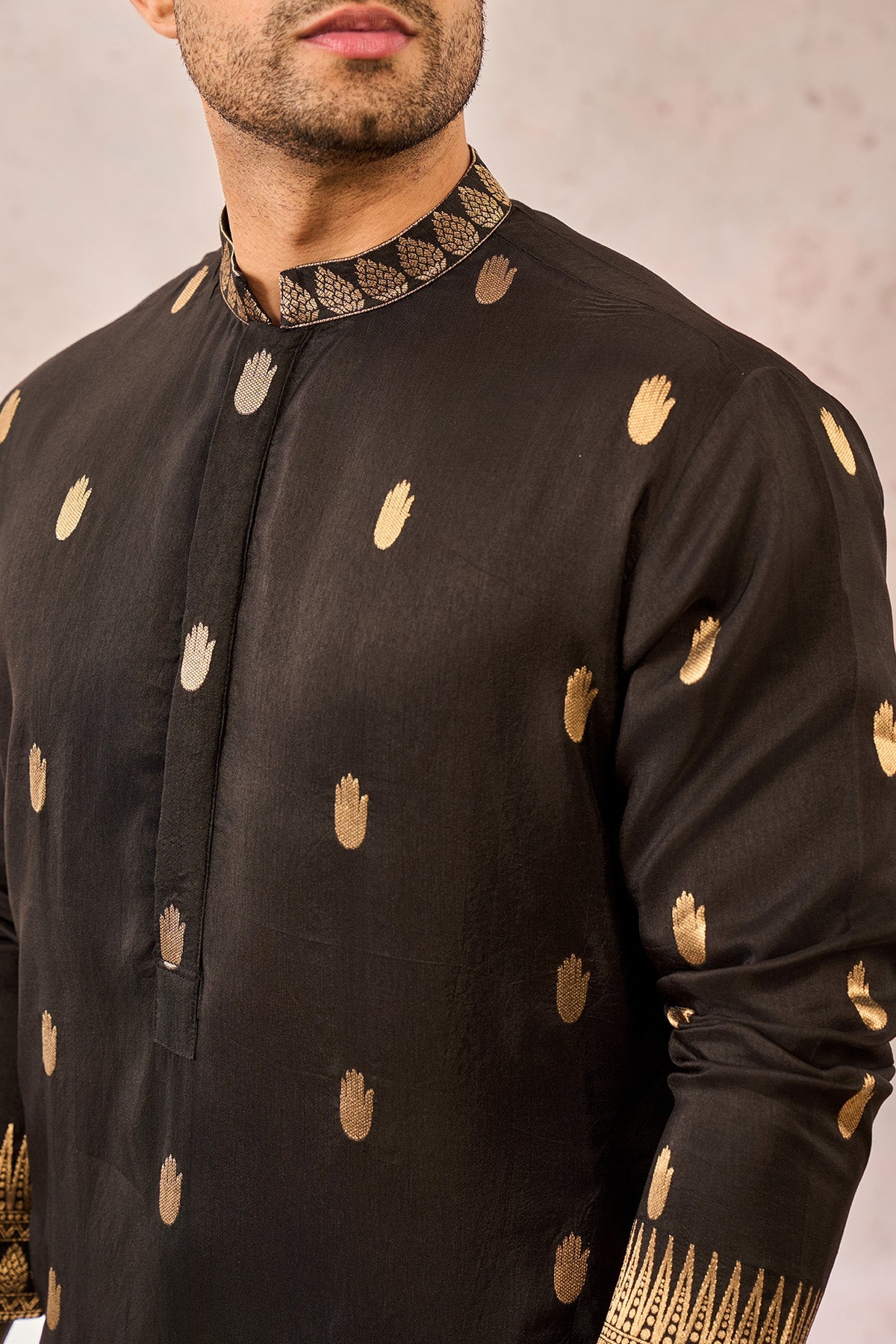 Black Haath Phool Kurta