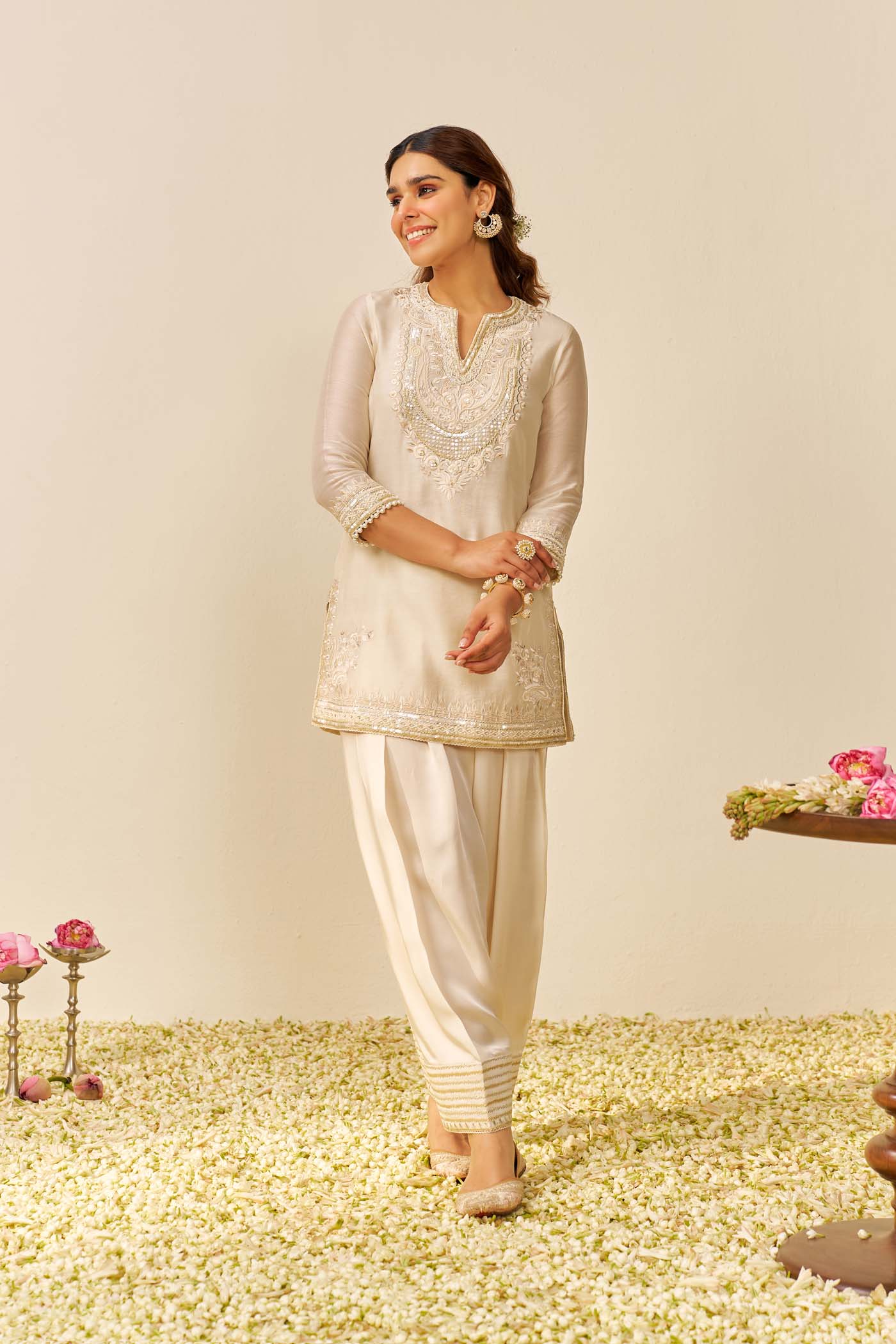 Sara Ali Khan In Sara - Short Kurta With Salwar