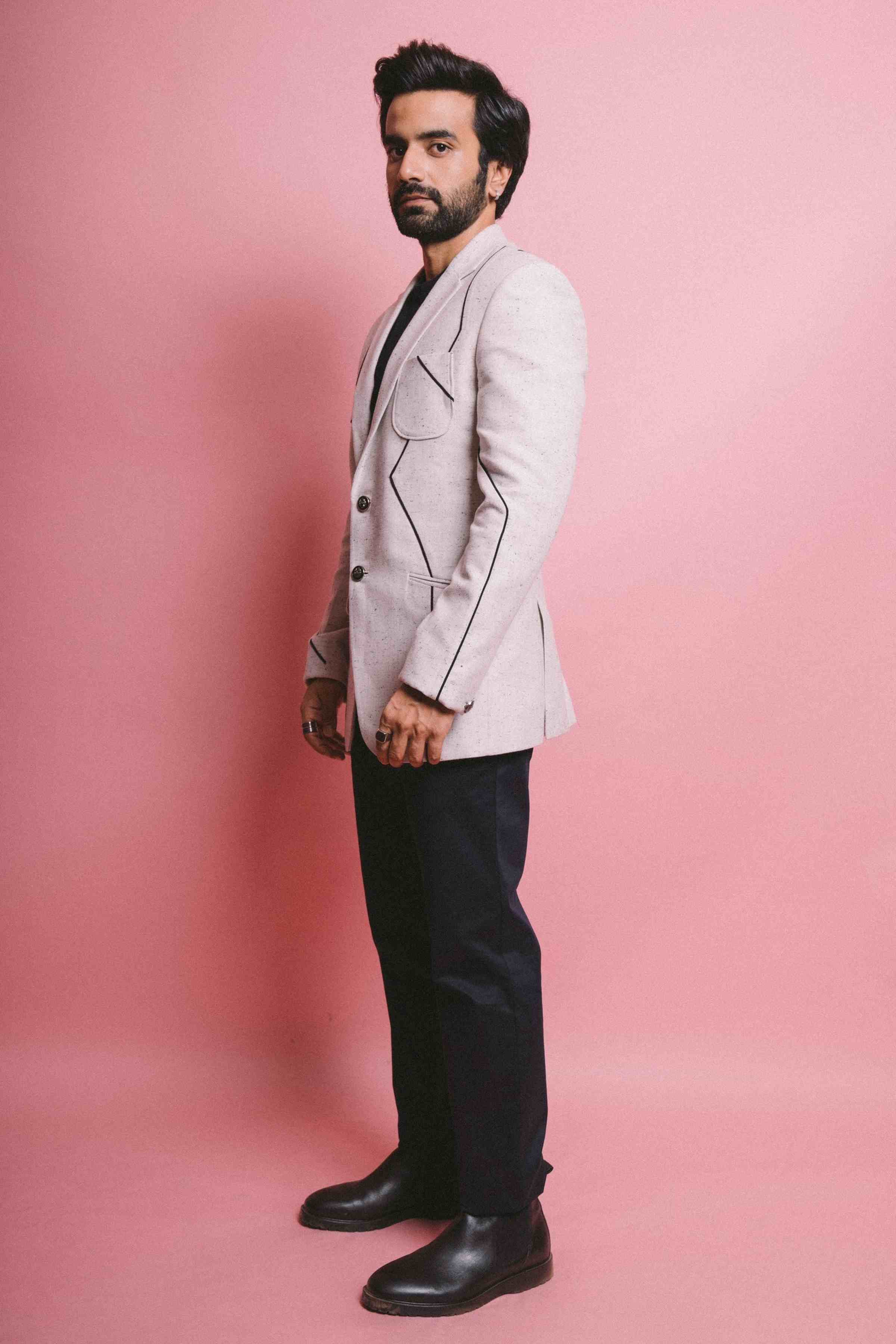 Off White Blazer With Contrast Piping