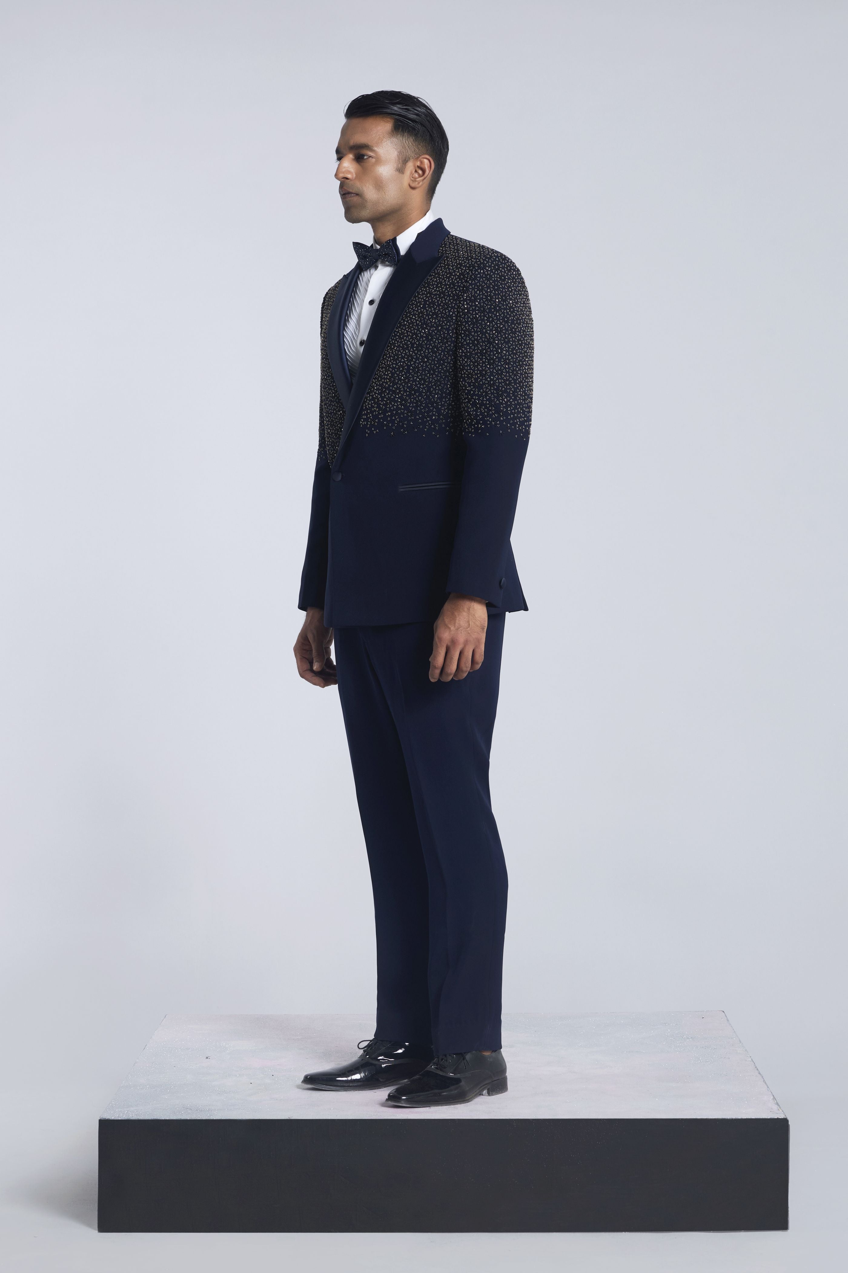 Navy blue half embroidery tuxedo