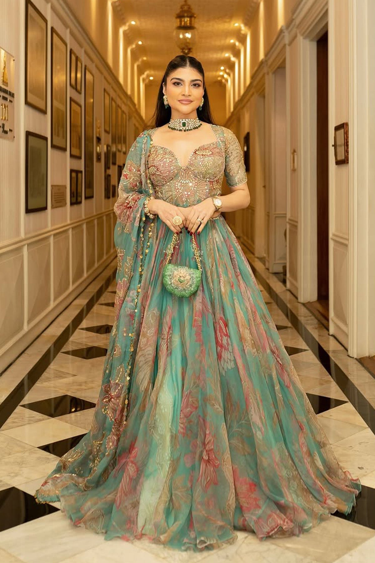 Khushnaz Ashdin Turner In Rashida