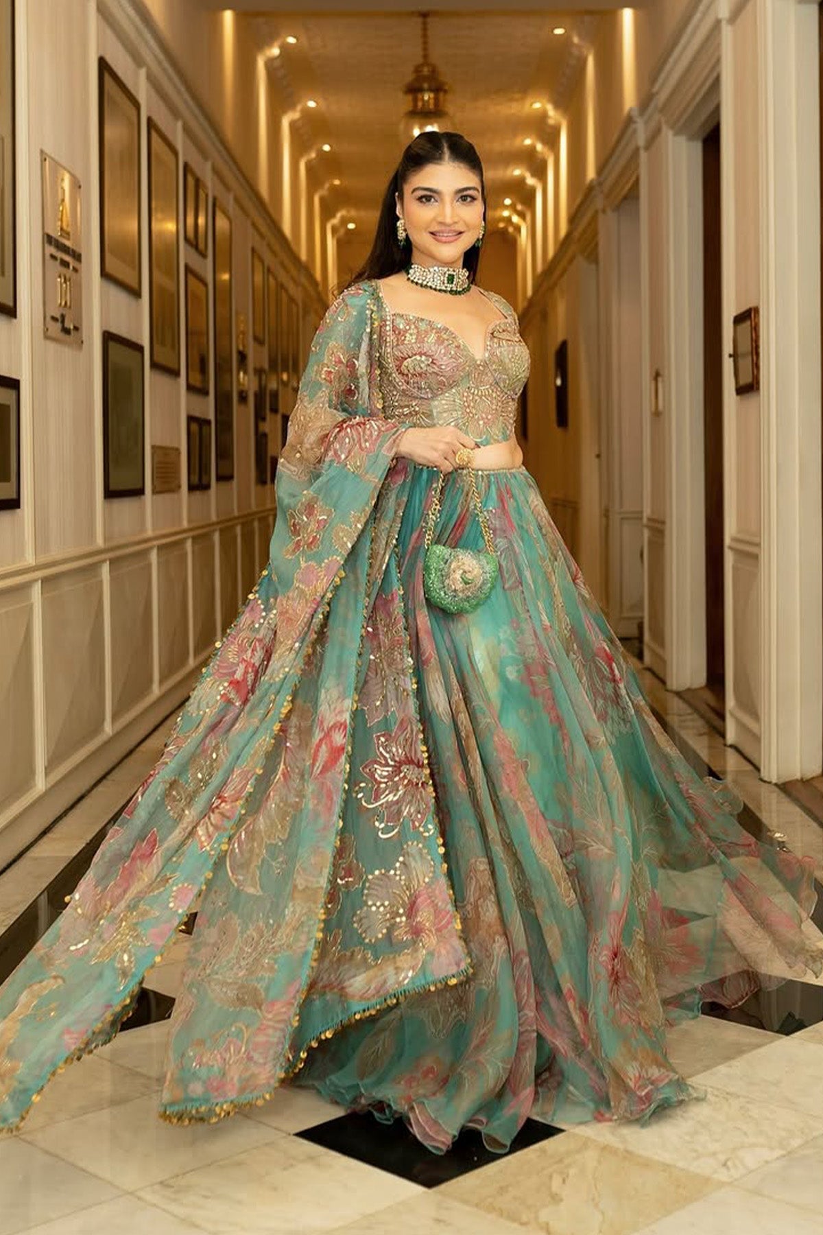 Khushnaz Ashdin Turner In Rashida