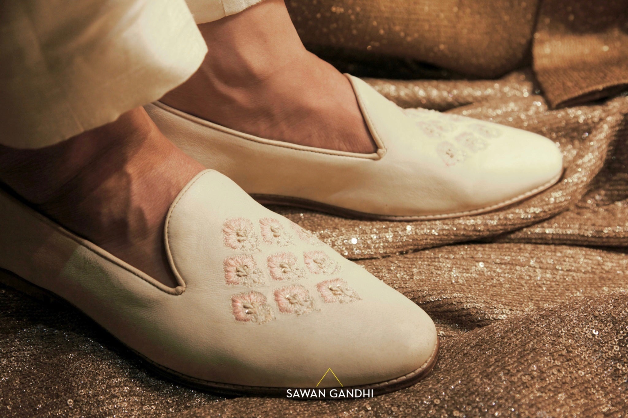 Ivory pink boti shoes