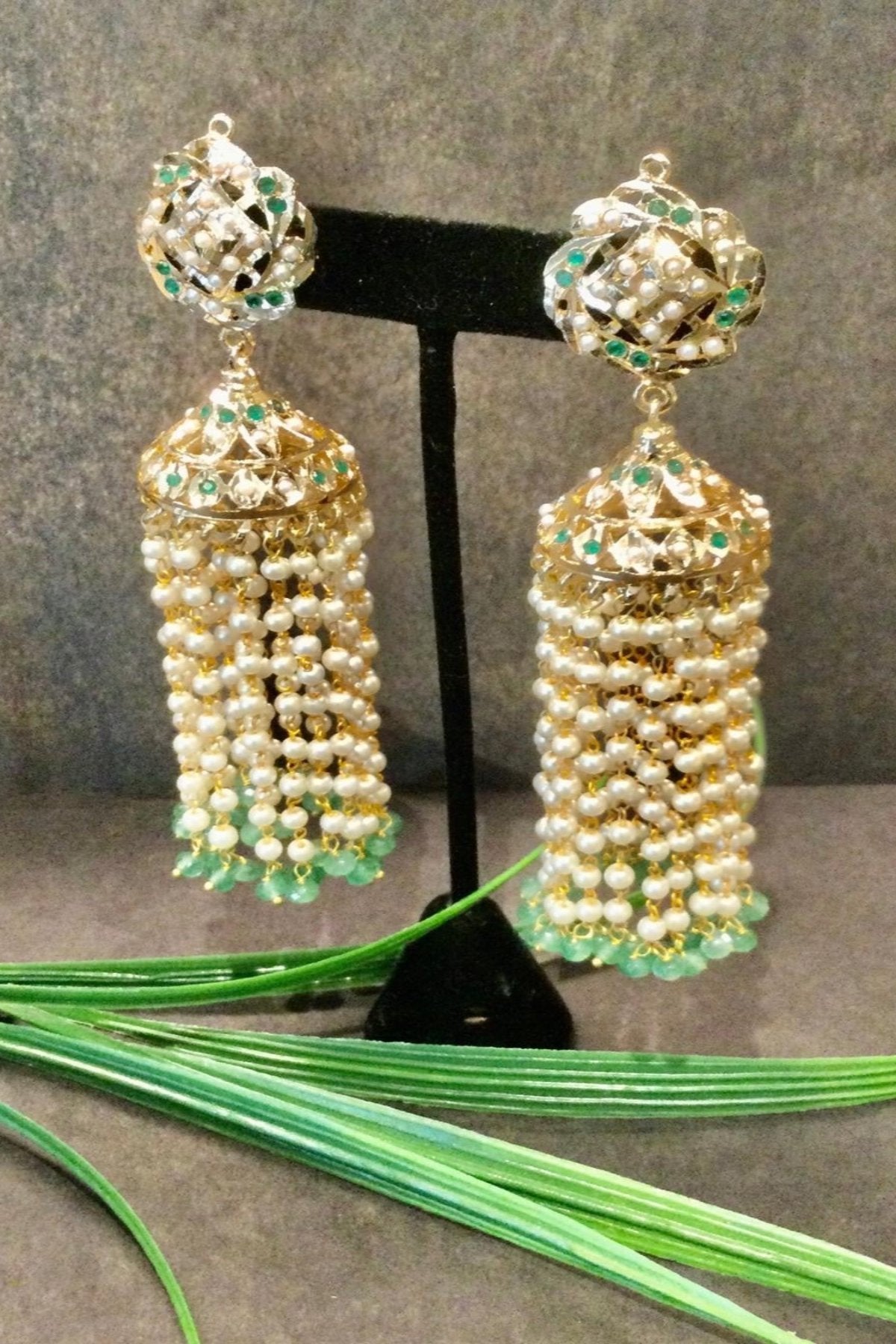 SG4214 EARRING JADAU WHITE AND MINT LONG