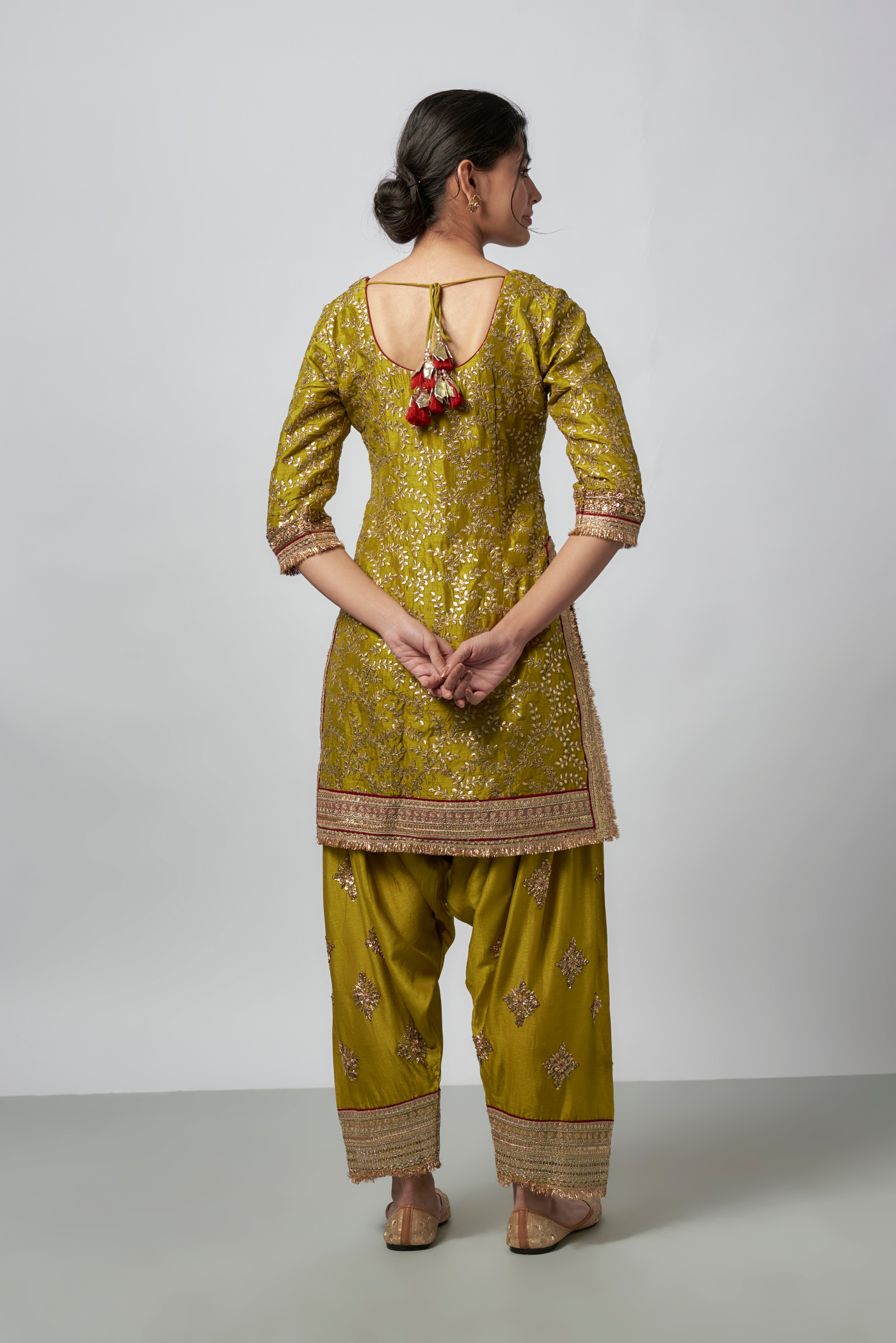 Surbhi Jyoti in  Surbhi Salwar Set