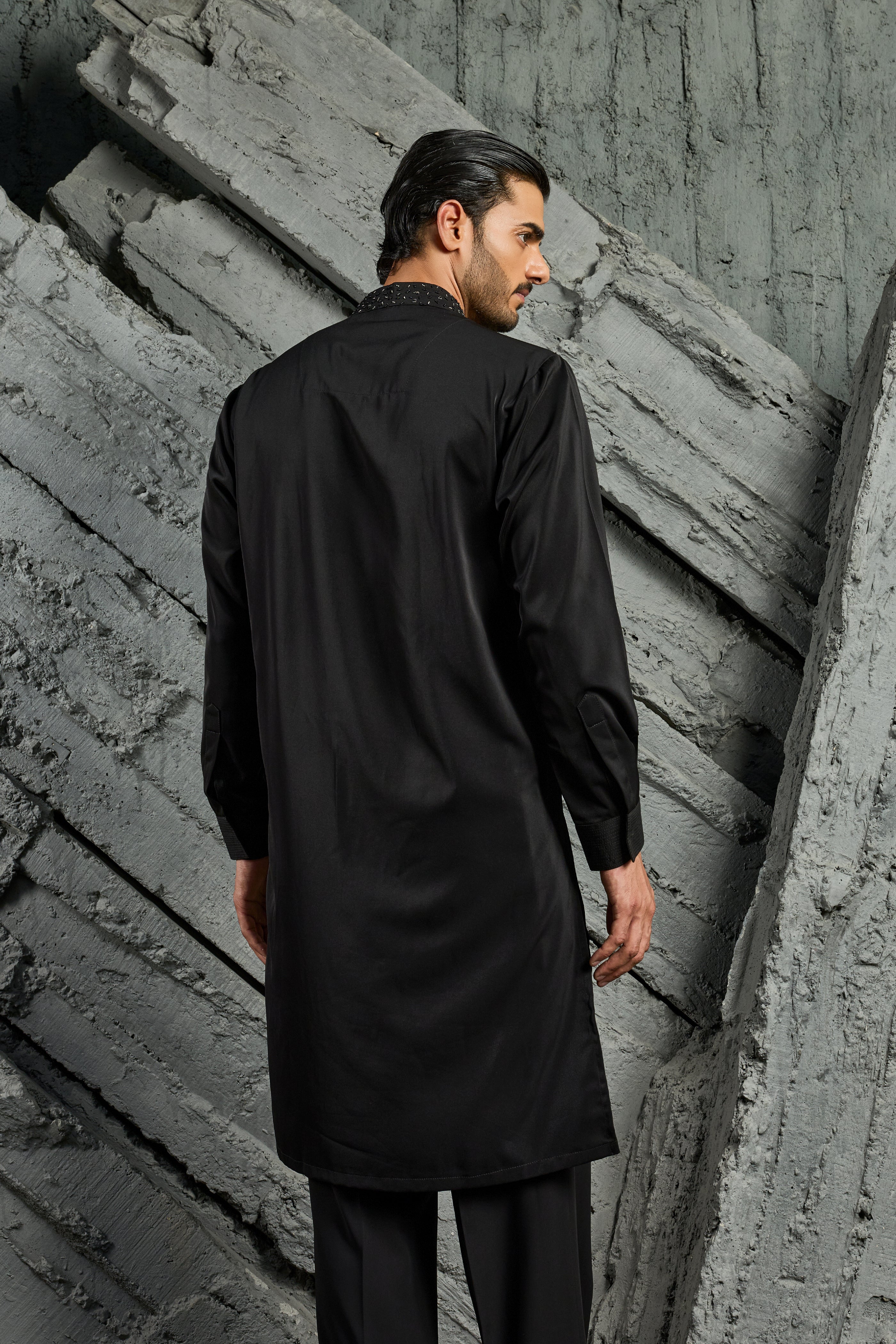 Noir Katdana Kurta Set