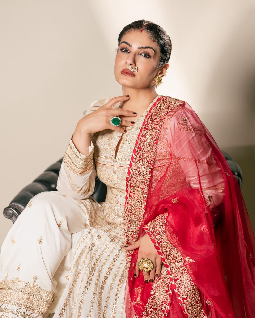 Raveena Tandon in Suhana Ag set