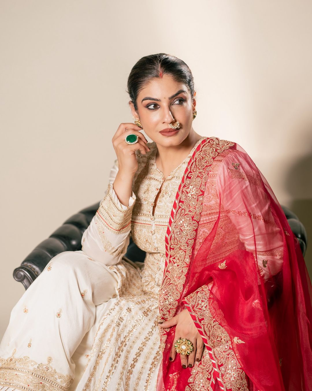 Raveena Tandon in Suhana Ag set