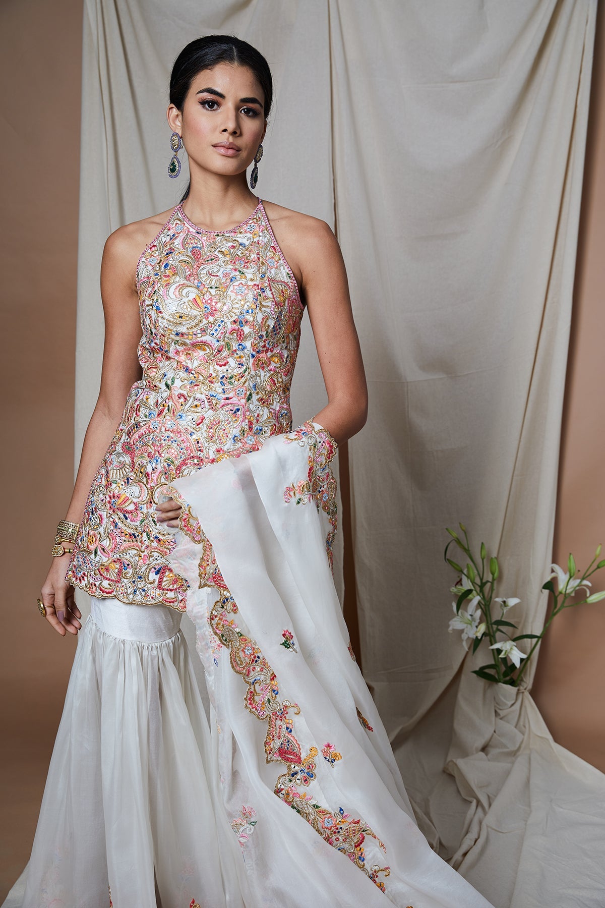 IVORY HALTER ORGANZA GHARARA