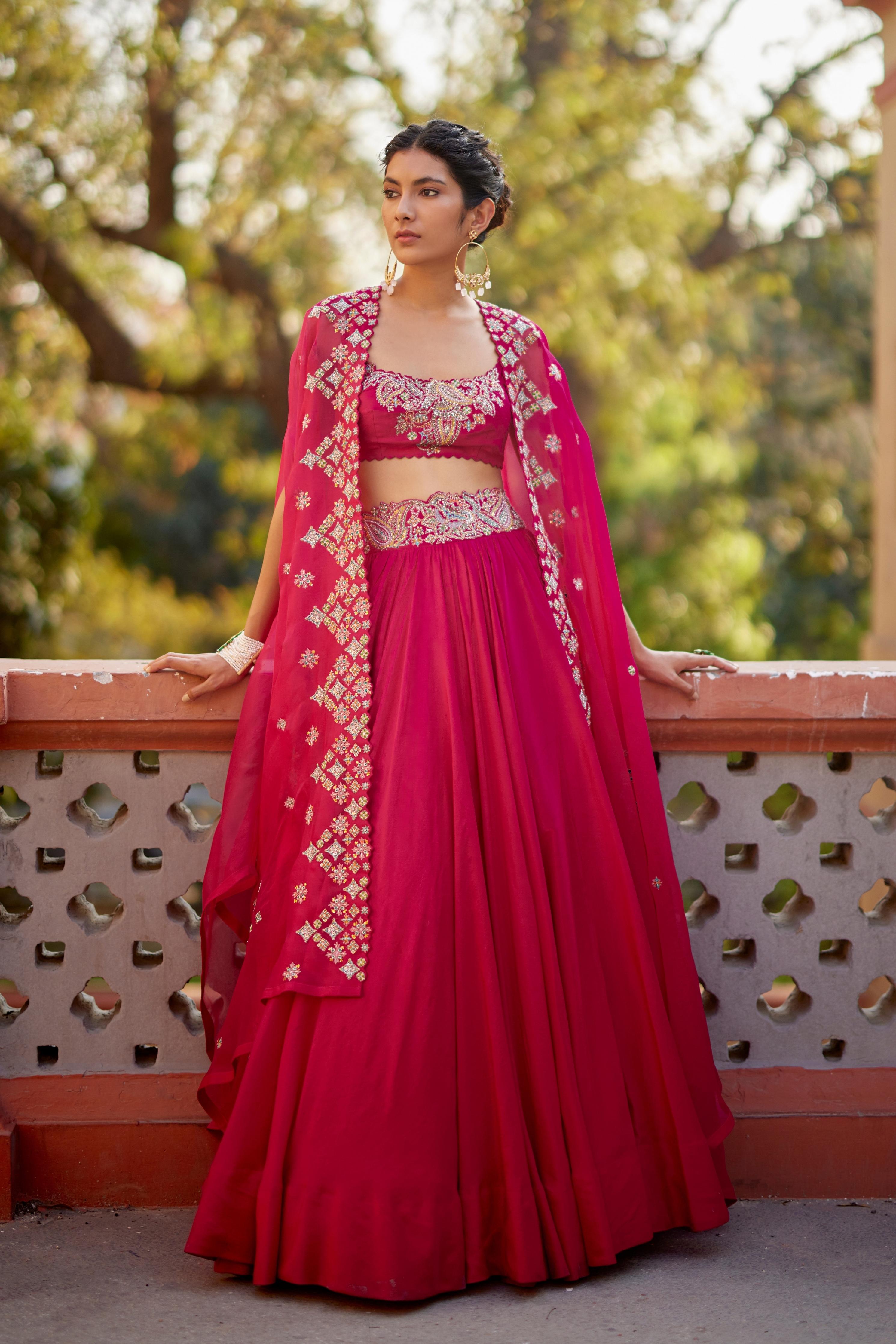 Ishaani Cape Set