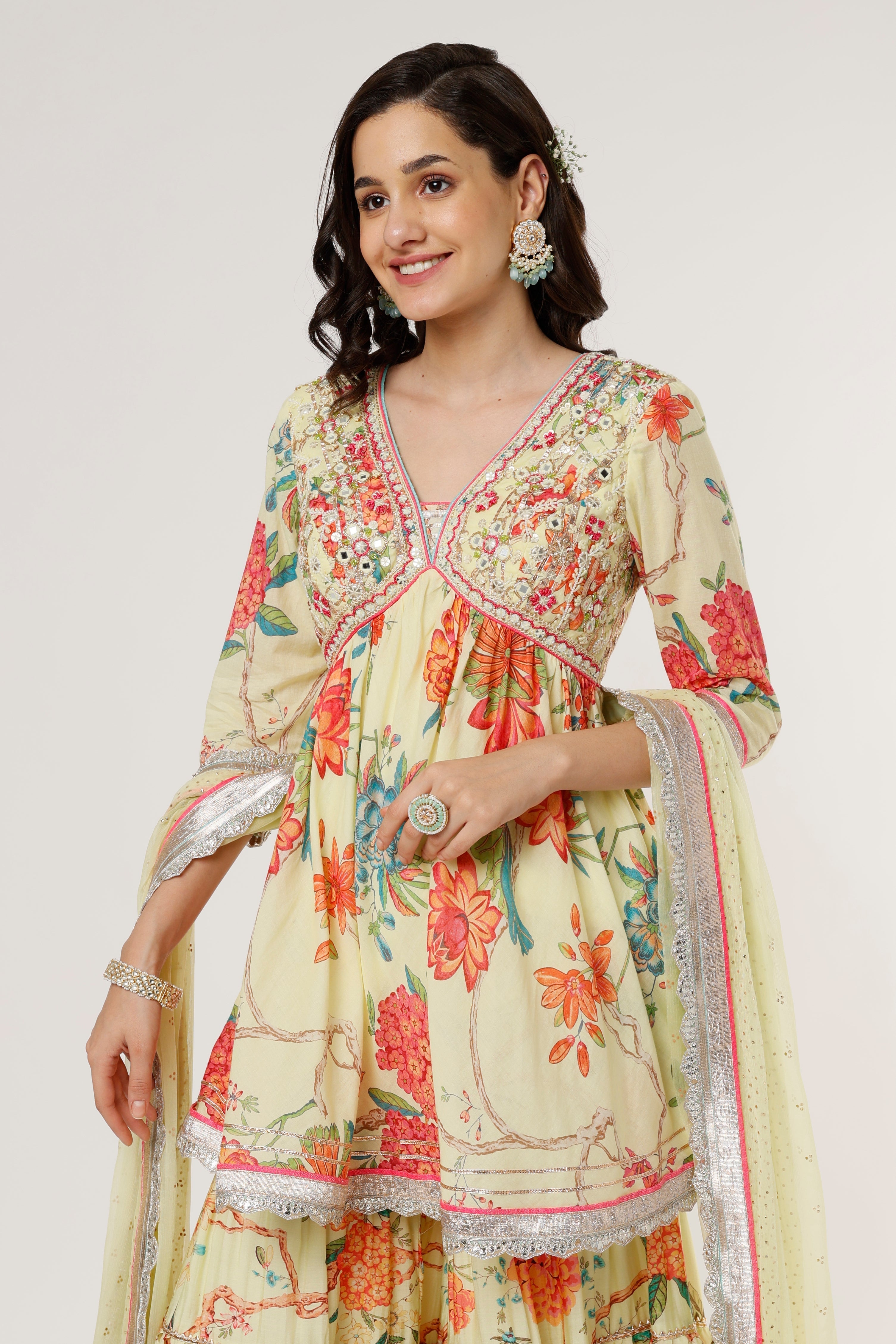 Arira V neck peplum sharara Set