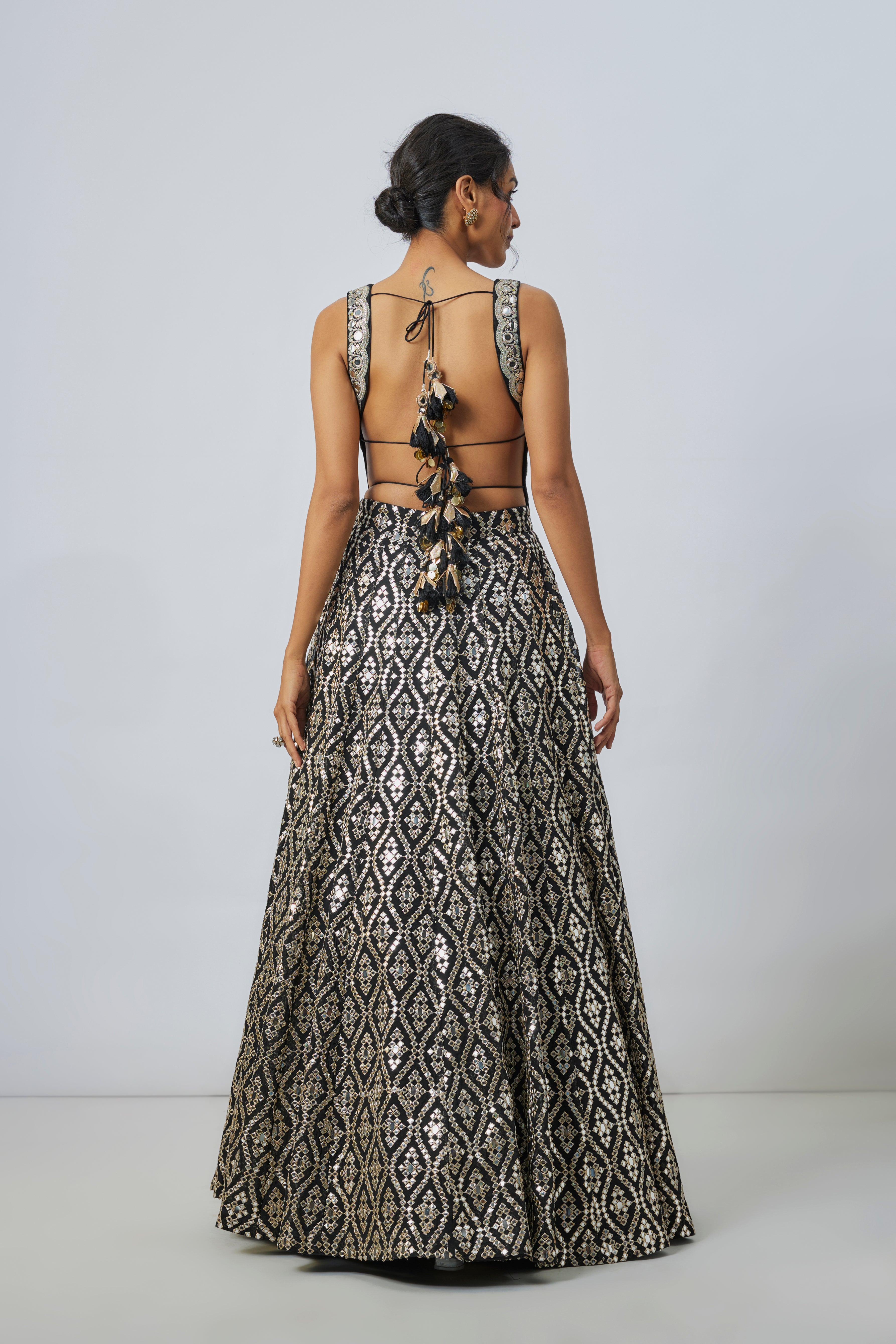 Roshni Lehenga Set-Priyanka Chahar Choudhary