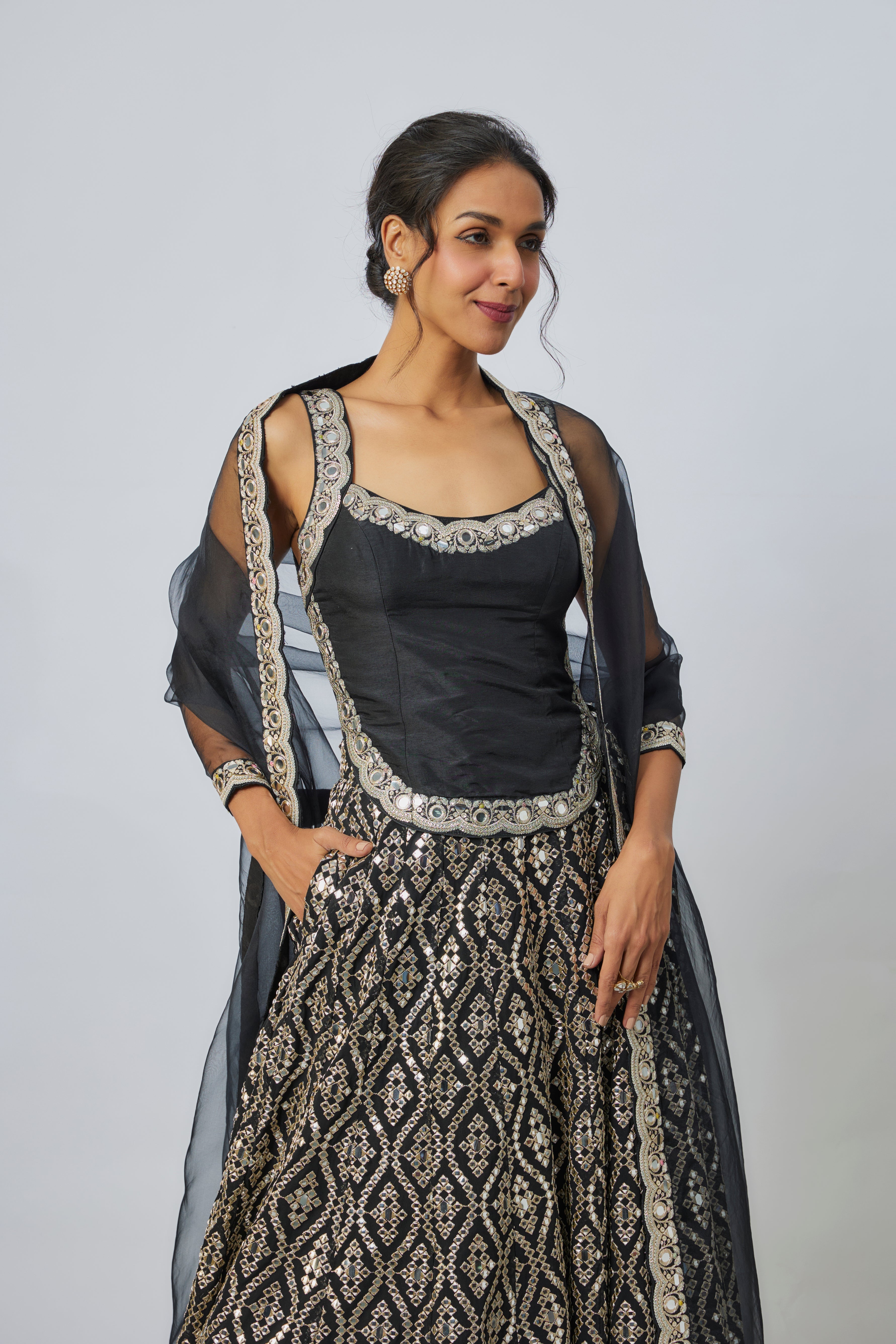 Roshni Lehenga Set-Priyanka Chahar Choudhary