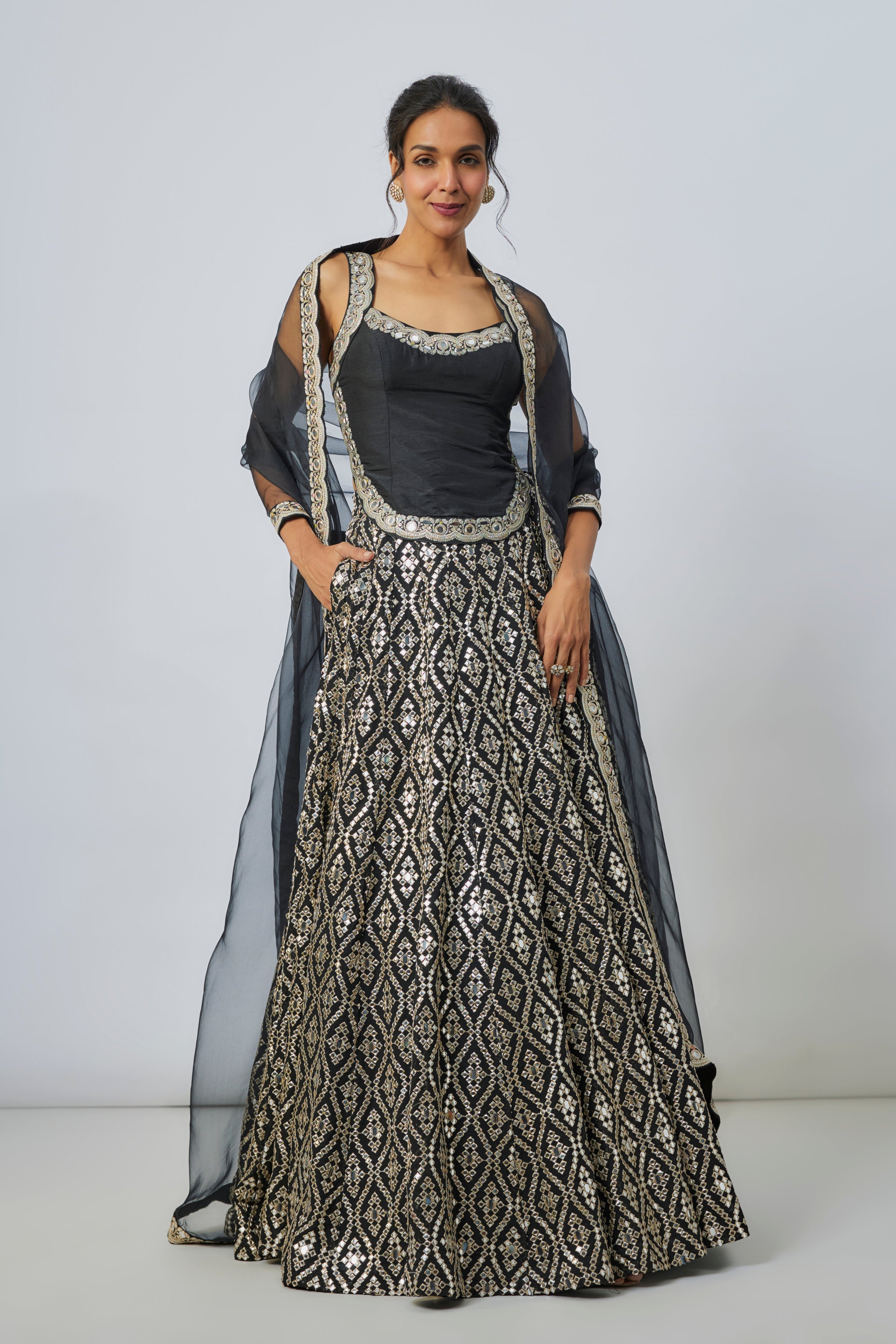 Roshni Lehenga Set-Priyanka Chahar Choudhary