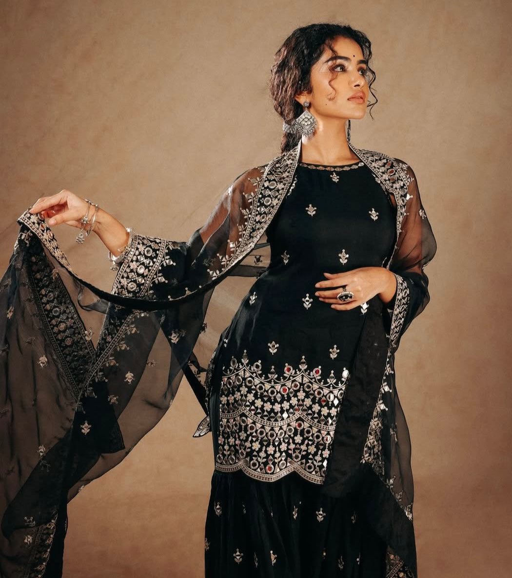 Anupama Parameswaran in Yukta Sharara Set