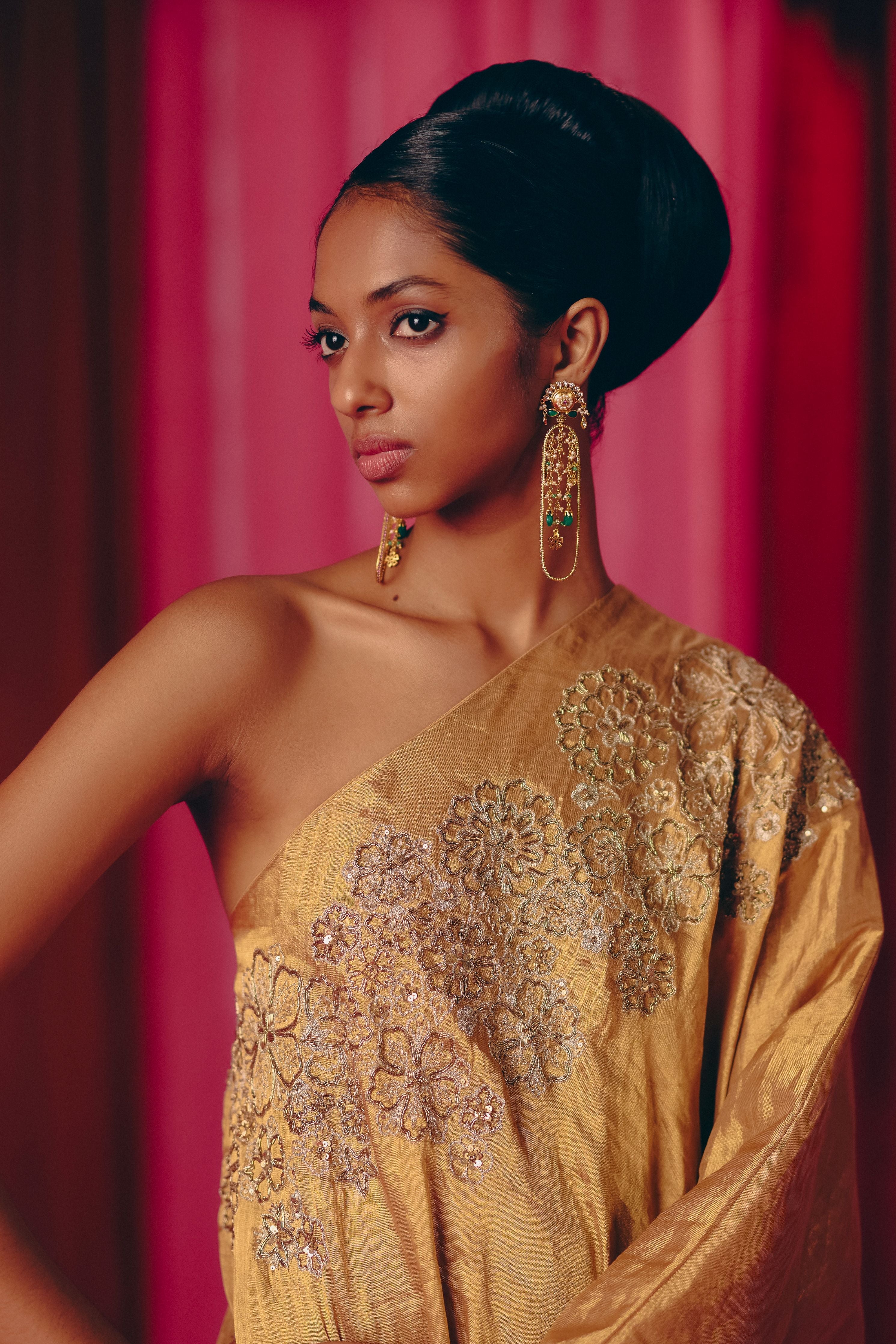 Mu??ira One Shoulder Kaftan