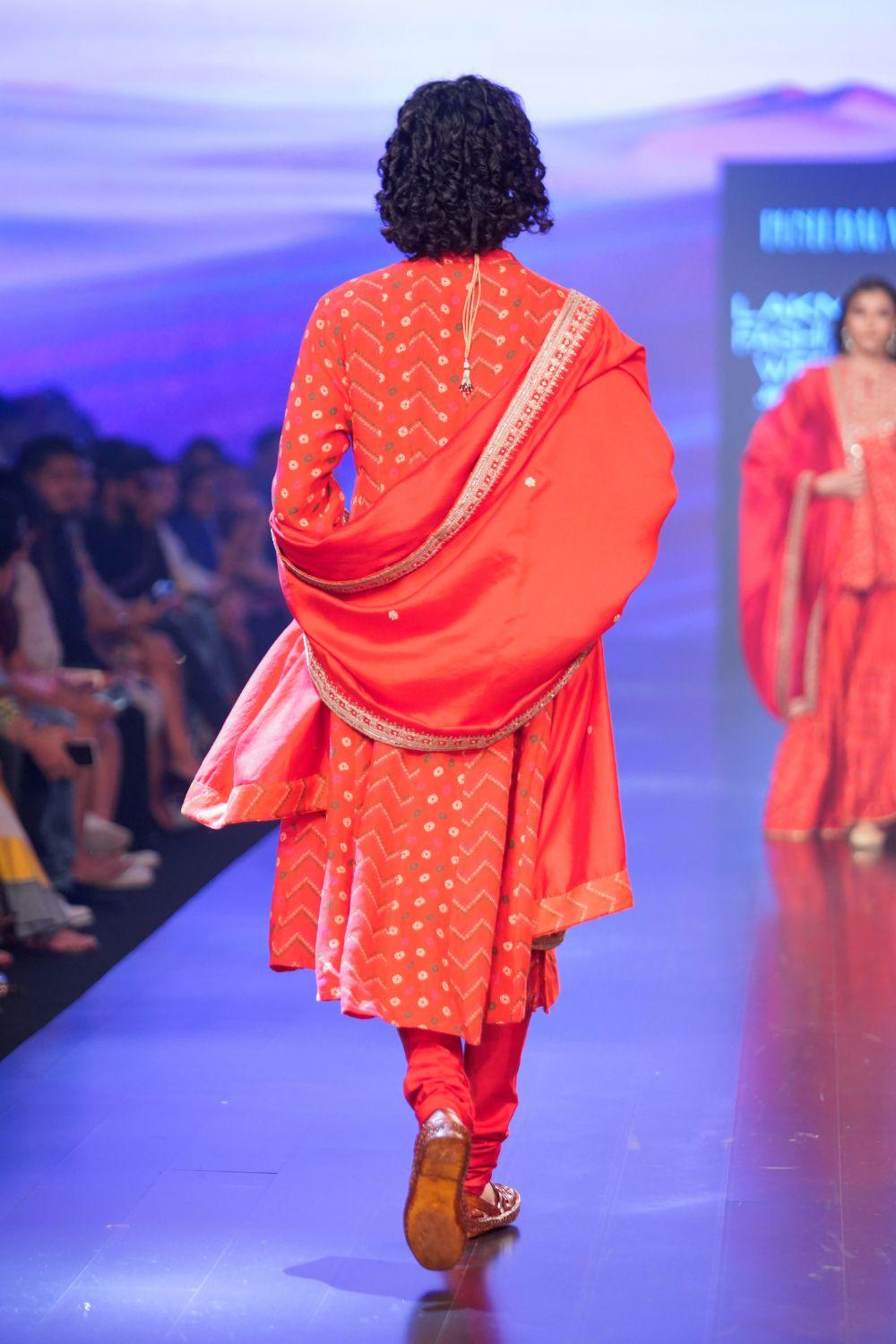 Kurta With Pants And Dushalla