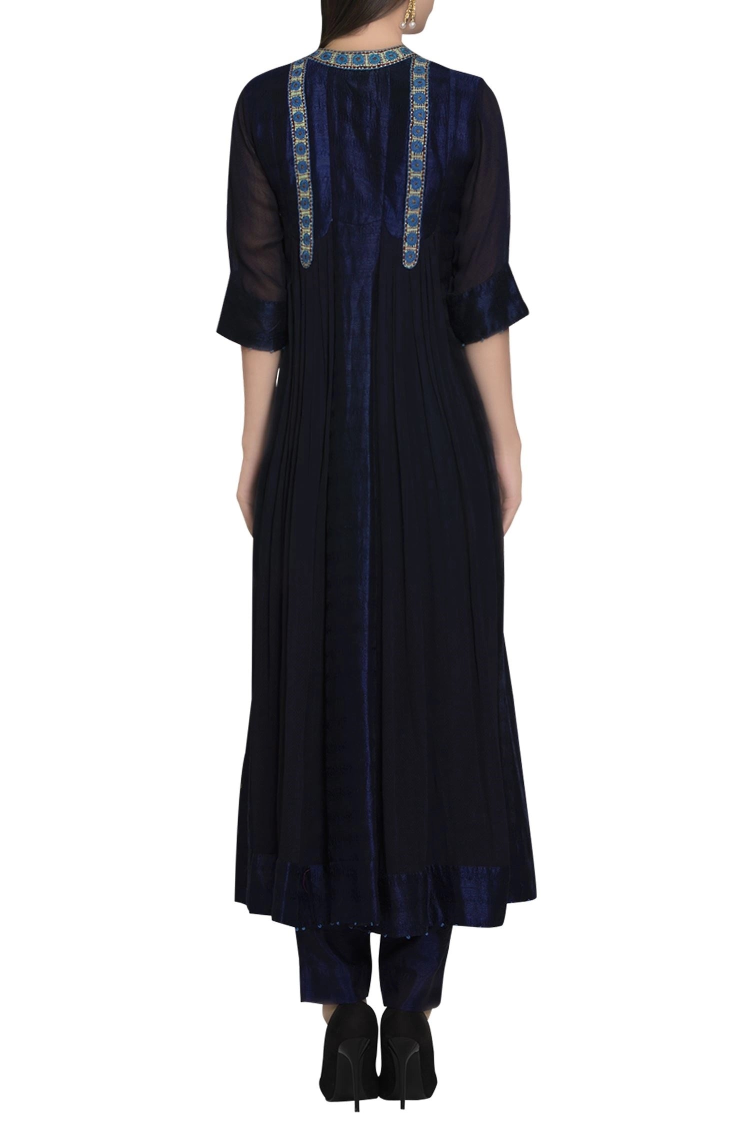 Thread embroidered long anarkali set